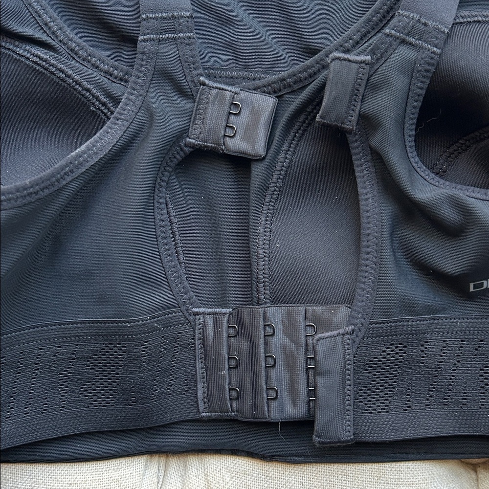 Nike Alpha Ultrabreathe High Impact Sports Bra (Front cut out) Medium Black - Picture 8 of 11
